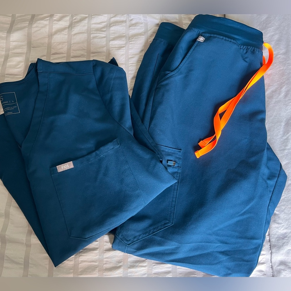 Figs Scrub Set